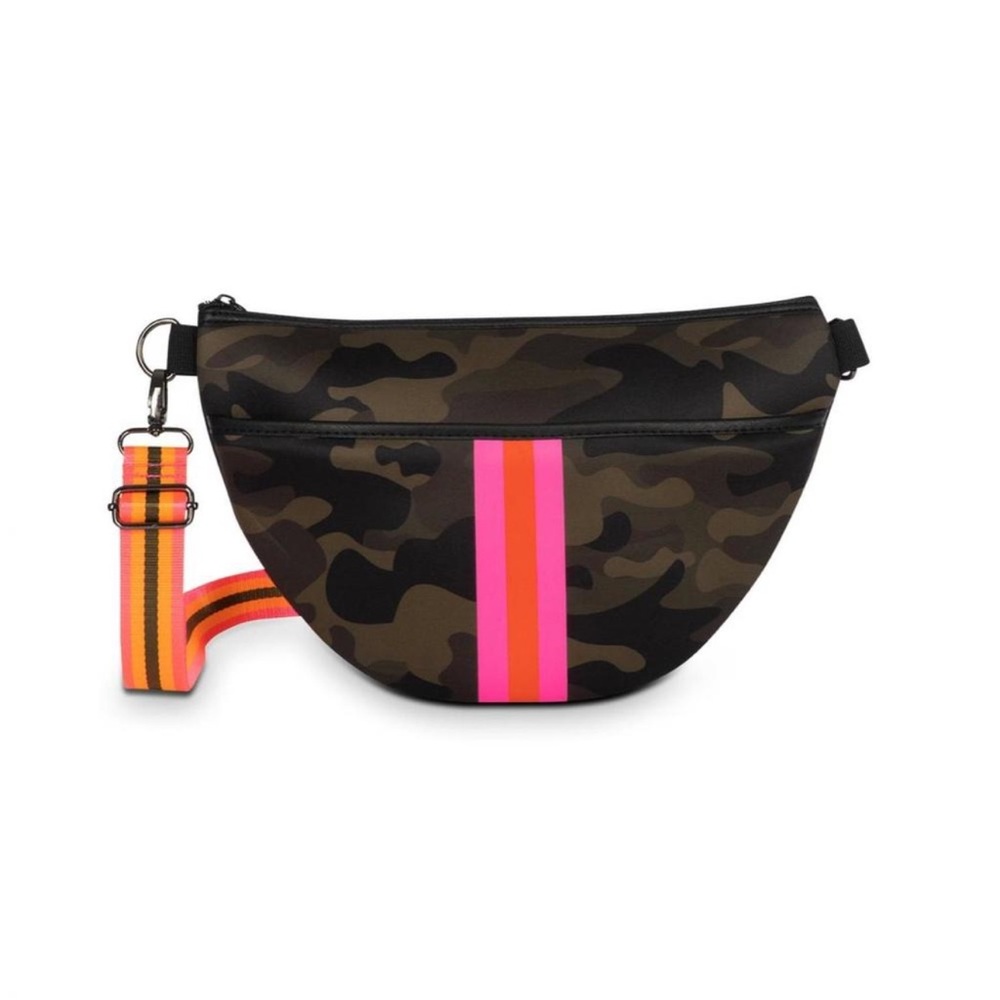 HAUTE SHORE brett belt bag in showoff with Mini NWT